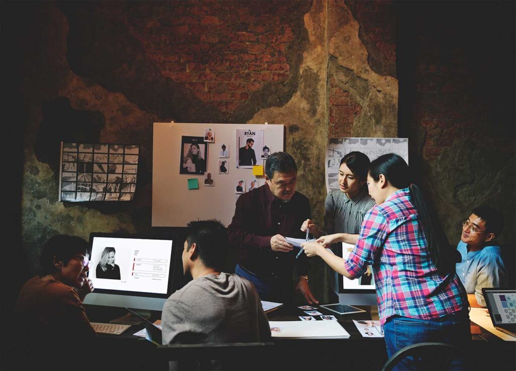 working job career casual showing sjzwf3n.jpg